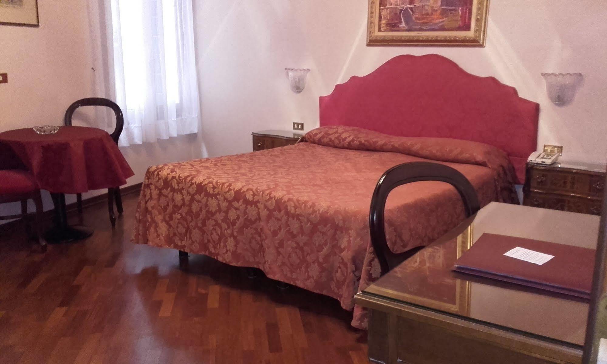 Hotel Piccola Fenice Βενετία Εξωτερικό φωτογραφία